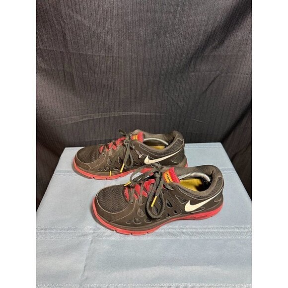 Nike Livestrong Black and Red Lace Up Low Top Running Sneakers Size 7.5US 5UK - Picture 1 of 6